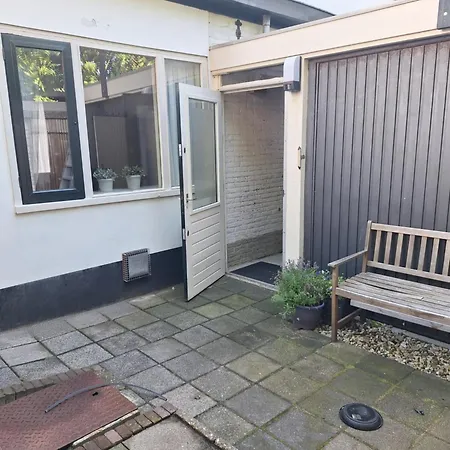 1 Aan Zee Semesterbostad